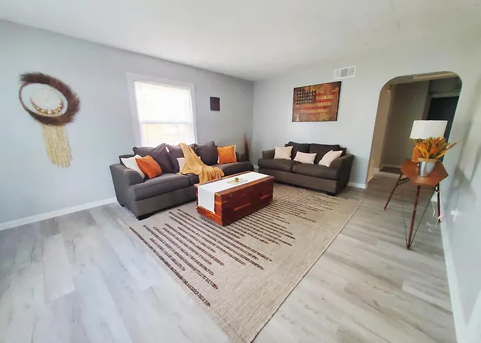 4Bd 2Ba Duplex At Central Louisville