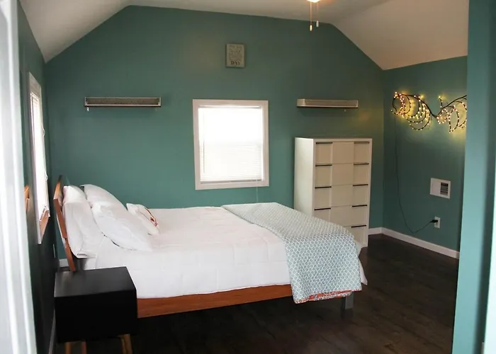 Charming Home In Heart Of St Joseph 30 Plus Days